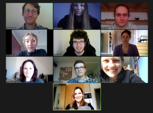 Foto einer Videokonferenz, mit allen 10 Teilnehmern