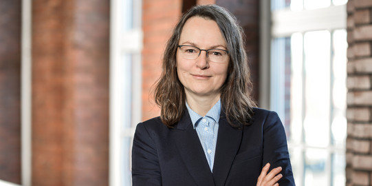 Portraitfoto von Ellen Hilf
