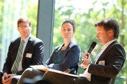 f.l.t.r.  Klaus Peters (ESTEP), Sophie Grenade (IndustriALL), Miikka Nieminen (EUROFER)