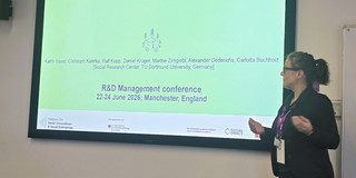 Foto: Dr. Katrin Bauer beim Vortrag auf der R&D Management Conference 2026