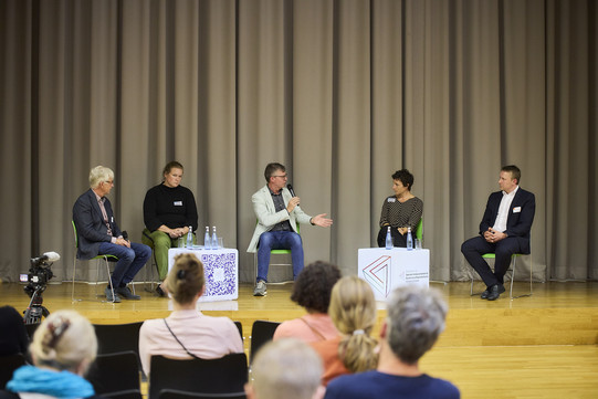  Prof. Jürgen Howaldt, Prof. Britta Gossel, Prof. Klaus Becker, Prof. Julia Wittmayer, Dr. Ronald Kriedel